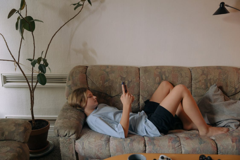 A small but growing movement wants you to put down your phone. But first read this