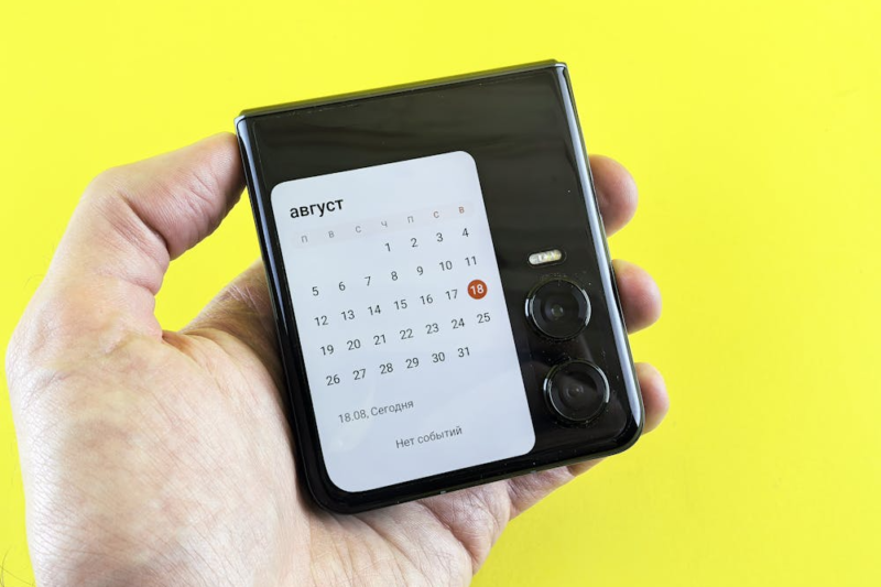 Essential Tips and Tricks That You Must Know if You Have a Foldable Phone